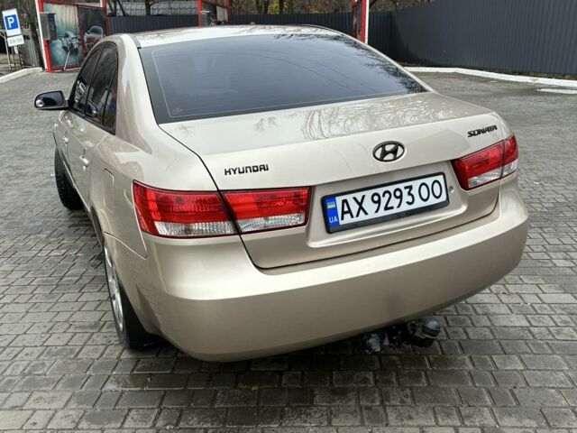 Бежевый Хендай Соната, объемом двигателя 2 л и пробегом 254 тыс. км за 5899 $, фото 4 на Automoto.ua