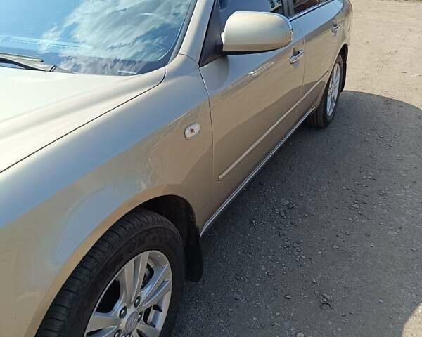 Бежевый Хендай Соната, объемом двигателя 2 л и пробегом 221 тыс. км за 5900 $, фото 8 на Automoto.ua