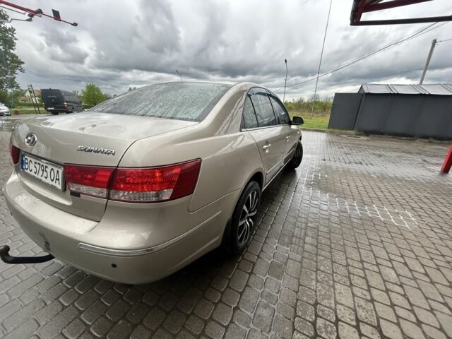 Хендай Соната 2008 у Яворове на Automoto.ua Бежевий Хендай Соната, об'ємом двигуна 2 л та пробігом 300 тис. км за 4600 $, фото 6 на Automoto.ua