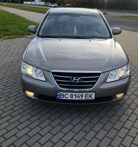 Бежевый Хендай Соната, объемом двигателя 2 л и пробегом 318 тыс. км за 6200 $, фото 9 на Automoto.ua