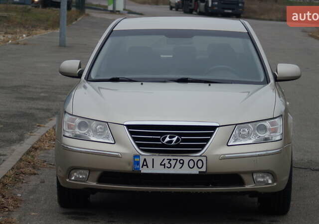 Бежевый Хендай Соната, объемом двигателя 2 л и пробегом 210 тыс. км за 5800 $, фото 1 на Automoto.ua