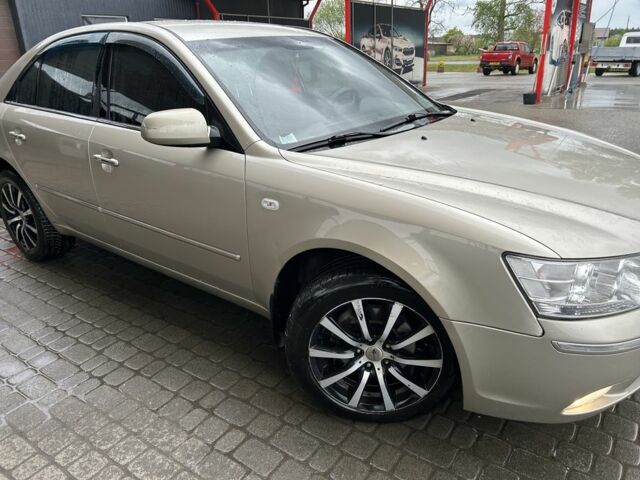 Хендай Соната 2008 у Яворове на Automoto.ua Бежевий Хендай Соната, об'ємом двигуна 2 л та пробігом 300 тис. км за 4600 $, фото 2 на Automoto.ua