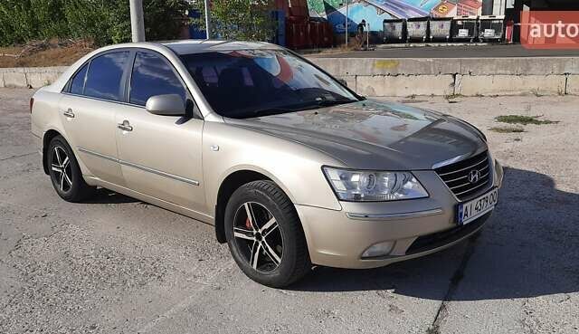 Бежевий Хендай Соната, об'ємом двигуна 2 л та пробігом 205 тис. км за 5800 $, фото 1 на Automoto.ua