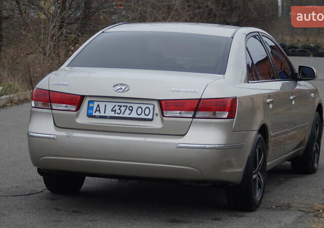 Бежевый Хендай Соната, объемом двигателя 2 л и пробегом 210 тыс. км за 5800 $, фото 3 на Automoto.ua