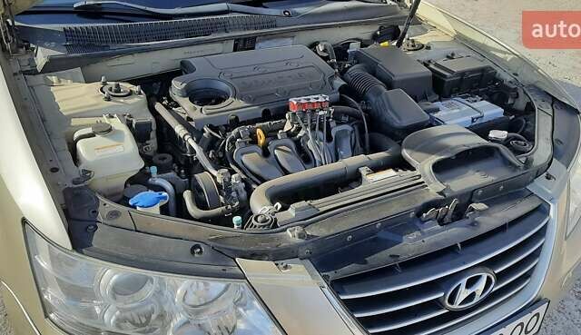 Бежевый Хендай Соната, объемом двигателя 2 л и пробегом 210 тыс. км за 5800 $, фото 9 на Automoto.ua