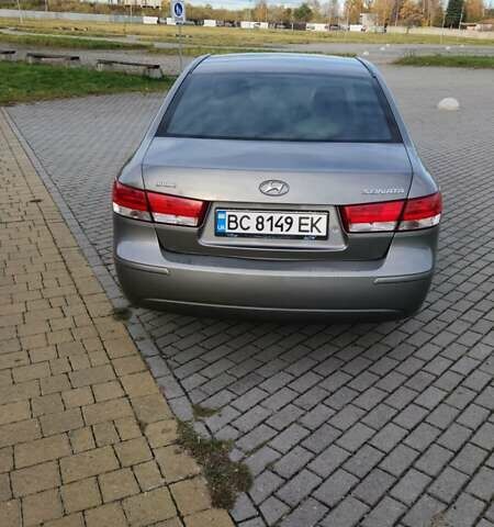 Бежевый Хендай Соната, объемом двигателя 2 л и пробегом 318 тыс. км за 6200 $, фото 8 на Automoto.ua