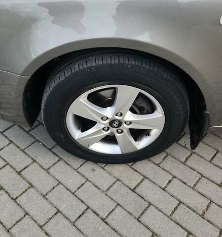 Бежевый Хендай Соната, объемом двигателя 2 л и пробегом 318 тыс. км за 6200 $, фото 11 на Automoto.ua