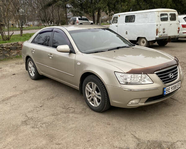 Бежевый Хендай Соната, объемом двигателя 2 л и пробегом 247 тыс. км за 7500 $, фото 5 на Automoto.ua