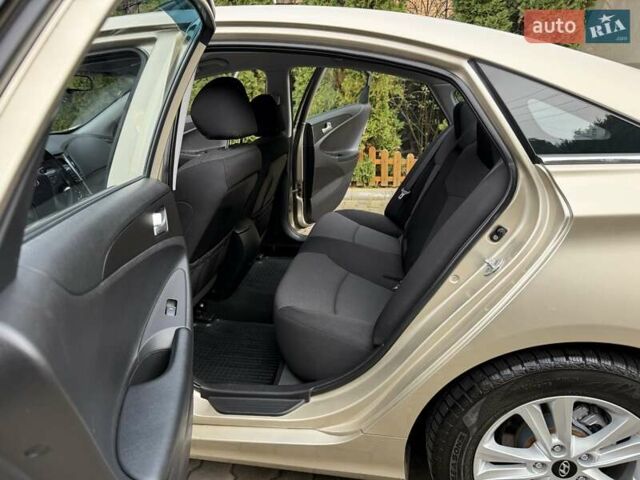Бежевий Хендай Соната, об'ємом двигуна 2 л та пробігом 69 тис. км за 10750 $, фото 39 на Automoto.ua