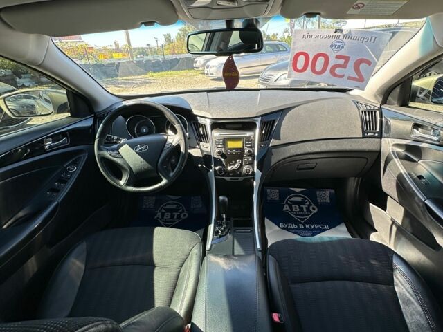 Бежевий Хендай Соната, об'ємом двигуна 2 л та пробігом 181 тис. км за 8600 $, фото 10 на Automoto.ua