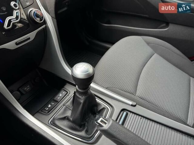 Бежевый Хендай Соната, объемом двигателя 2 л и пробегом 69 тыс. км за 10500 $, фото 33 на Automoto.ua