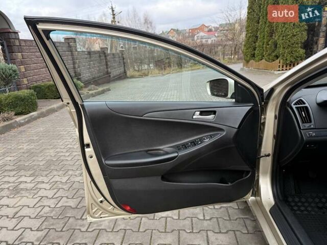 Бежевий Хендай Соната, об'ємом двигуна 2 л та пробігом 69 тис. км за 10750 $, фото 38 на Automoto.ua