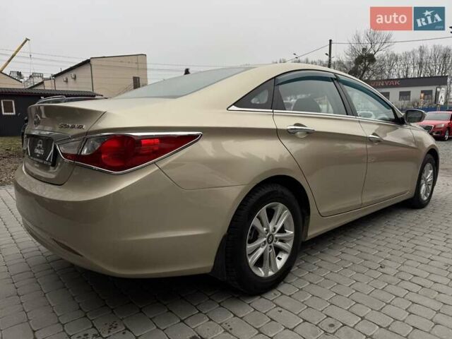 Бежевый Хендай Соната, объемом двигателя 2 л и пробегом 69 тыс. км за 10500 $, фото 14 на Automoto.ua