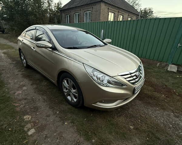 Бежевый Хендай Соната, объемом двигателя 2 л и пробегом 255 тыс. км за 7700 $, фото 10 на Automoto.ua
