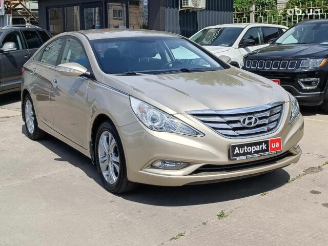 Хендай Соната 2010 в Харькове на Automoto.ua Бежевый Хендай Соната, объемом двигателя 2 л и пробегом 108 тыс. км за 9990 $, фото 10 на Automoto.ua