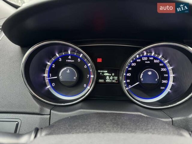 Бежевый Хендай Соната, объемом двигателя 2 л и пробегом 69 тыс. км за 10500 $, фото 31 на Automoto.ua