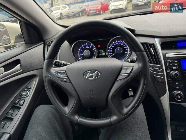 Бежевый Хендай Соната, объемом двигателя 2 л и пробегом 69 тыс. км за 10500 $, фото 29 на Automoto.ua