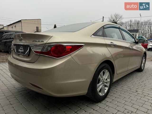 Бежевый Хендай Соната, объемом двигателя 2 л и пробегом 69 тыс. км за 10500 $, фото 13 на Automoto.ua