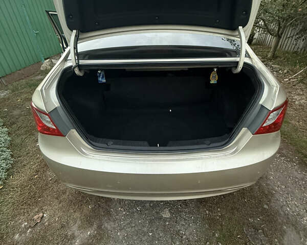 Бежевый Хендай Соната, объемом двигателя 2 л и пробегом 255 тыс. км за 7700 $, фото 4 на Automoto.ua