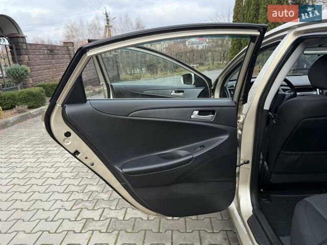 Бежевий Хендай Соната, об'ємом двигуна 2 л та пробігом 69 тис. км за 10750 $, фото 37 на Automoto.ua