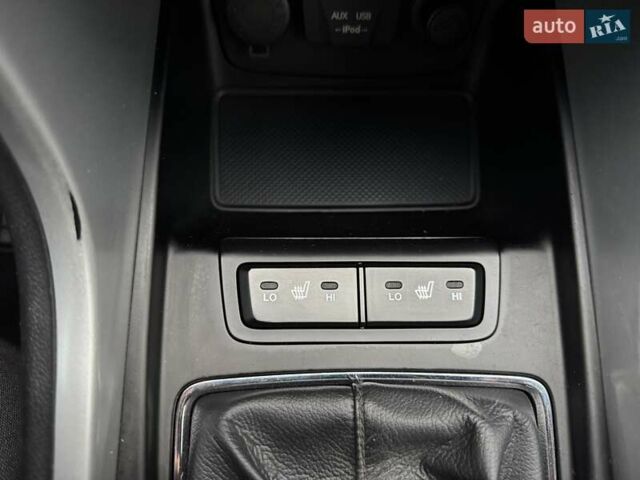 Бежевый Хендай Соната, объемом двигателя 2 л и пробегом 69 тыс. км за 10500 $, фото 34 на Automoto.ua