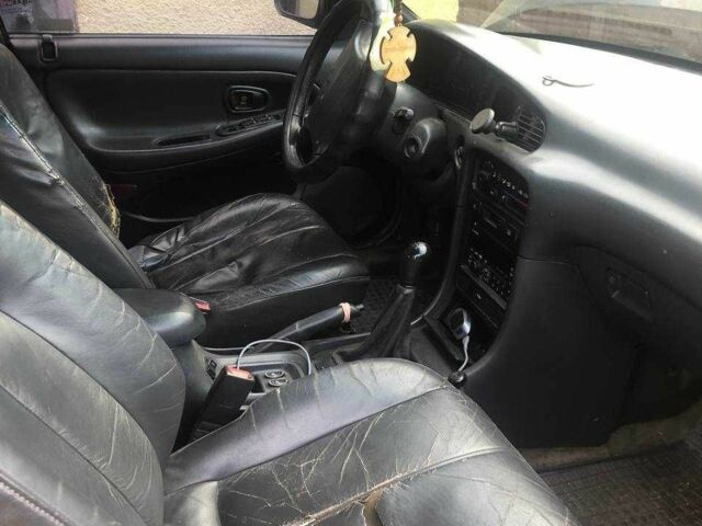 Черный Хендай Соната, объемом двигателя 2 л и пробегом 426 тыс. км за 2000 $, фото 9 на Automoto.ua