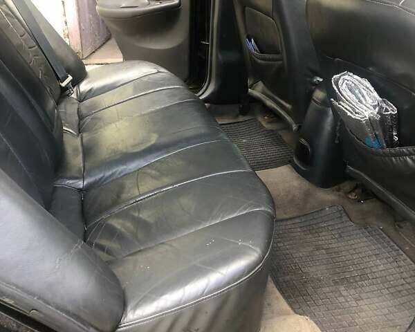 Чорний Хендай Соната, об'ємом двигуна 2 л та пробігом 400 тис. км за 2000 $, фото 1 на Automoto.ua