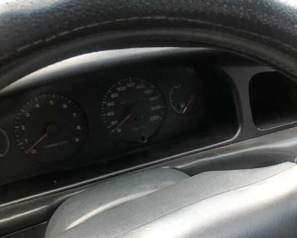 Чорний Хендай Соната, об'ємом двигуна 2 л та пробігом 400 тис. км за 2000 $, фото 12 на Automoto.ua