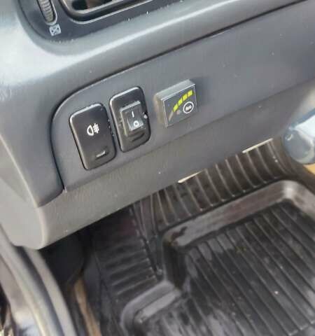 Черный Хендай Соната, объемом двигателя 2 л и пробегом 200 тыс. км за 1450 $, фото 17 на Automoto.ua