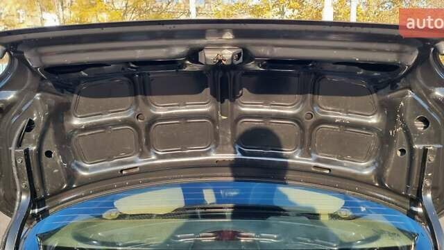 Черный Хендай Соната, объемом двигателя 2 л и пробегом 241 тыс. км за 2600 $, фото 11 на Automoto.ua