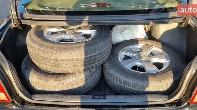 Черный Хендай Соната, объемом двигателя 2 л и пробегом 241 тыс. км за 2600 $, фото 10 на Automoto.ua