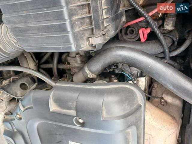 Черный Хендай Соната, объемом двигателя 2 л и пробегом 345 тыс. км за 2900 $, фото 14 на Automoto.ua