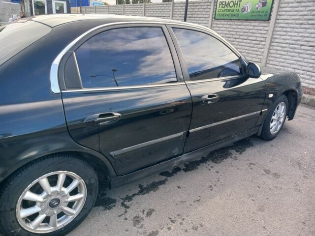 Черный Хендай Соната, объемом двигателя 2 л и пробегом 346 тыс. км за 3000 $, фото 2 на Automoto.ua