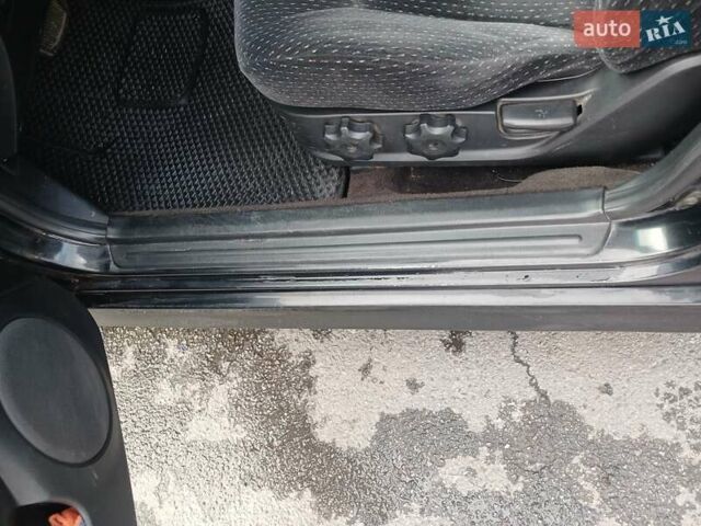 Черный Хендай Соната, объемом двигателя 2 л и пробегом 345 тыс. км за 2900 $, фото 16 на Automoto.ua