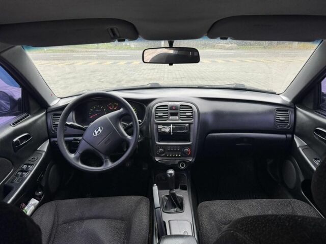 Черный Хендай Соната, объемом двигателя 2 л и пробегом 250 тыс. км за 2000 $, фото 6 на Automoto.ua