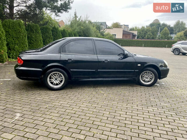 Чорний Хендай Соната, об'ємом двигуна 2 л та пробігом 300 тис. км за 3199 $, фото 8 на Automoto.ua