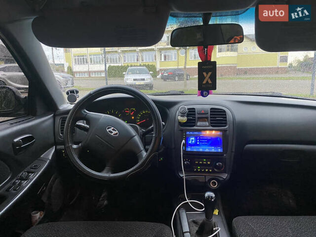 Чорний Хендай Соната, об'ємом двигуна 2 л та пробігом 300 тис. км за 3199 $, фото 17 на Automoto.ua