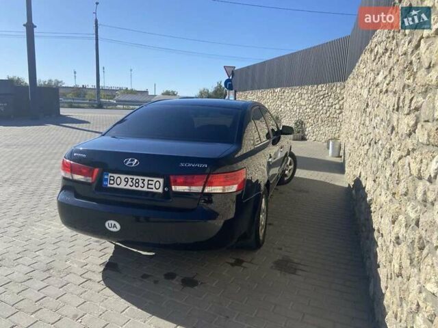 Черный Хендай Соната, объемом двигателя 2.4 л и пробегом 300 тыс. км за 5000 $, фото 3 на Automoto.ua