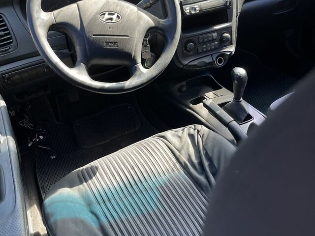 Черный Хендай Соната, объемом двигателя 2 л и пробегом 270 тыс. км за 1194 $, фото 1 на Automoto.ua