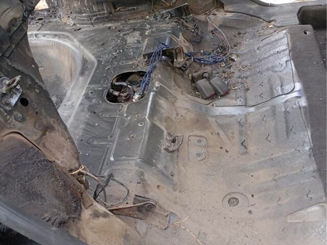 Черный Хендай Соната, объемом двигателя 2 л и пробегом 270 тыс. км за 1194 $, фото 8 на Automoto.ua