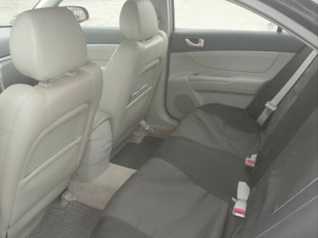 Черный Хендай Соната, объемом двигателя 2.4 л и пробегом 220 тыс. км за 4999 $, фото 5 на Automoto.ua