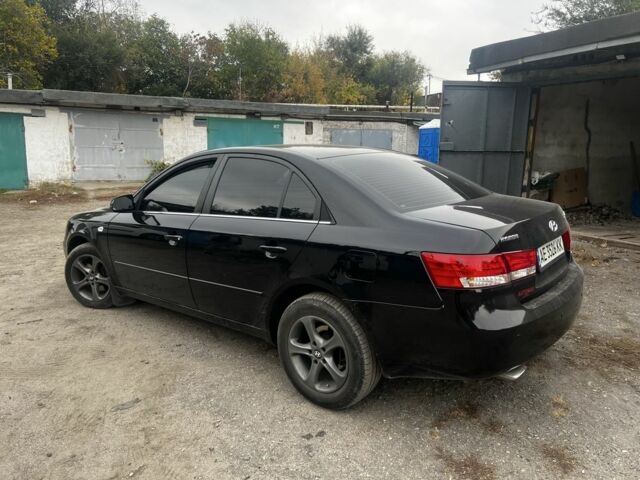 Чорний Хендай Соната, об'ємом двигуна 3.3 л та пробігом 157 тис. км за 4999 $, фото 1 на Automoto.ua