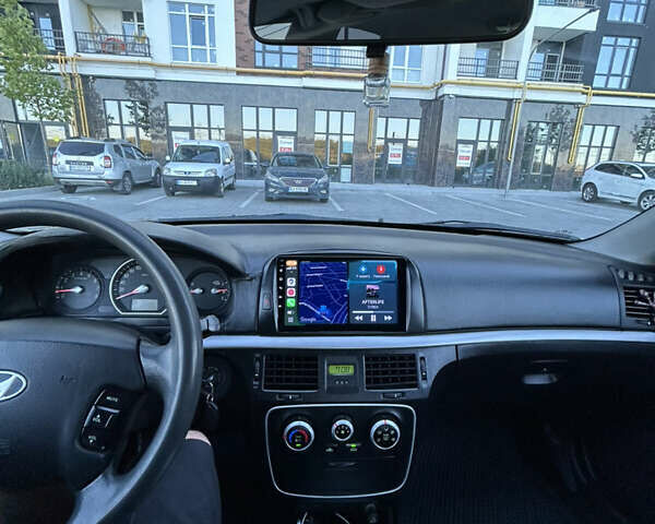 Чорний Хендай Соната, об'ємом двигуна 2 л та пробігом 252 тис. км за 5400 $, фото 35 на Automoto.ua