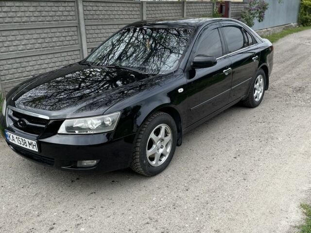 Чорний Хендай Соната, об'ємом двигуна 2 л та пробігом 280 тис. км за 5200 $, фото 4 на Automoto.ua