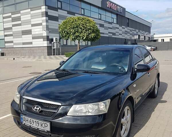 Хендай Соната 2006 у Ужгороді на Automoto.ua Чорний Хендай Соната, об'ємом двигуна 2.4 л та пробігом 290 тис. км за 7400 $, фото 13 на Automoto.ua