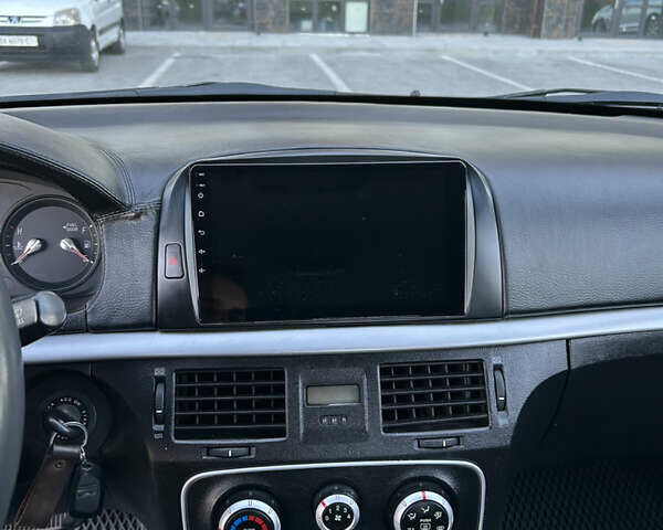Чорний Хендай Соната, об'ємом двигуна 2 л та пробігом 252 тис. км за 5400 $, фото 17 на Automoto.ua
