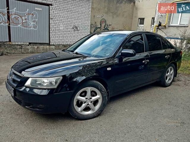 Хендай Соната 2006 у Ужгороді на Automoto.ua Чорний Хендай Соната, об'ємом двигуна 2.4 л та пробігом 290 тис. км за 7400 $, фото 9 на Automoto.ua