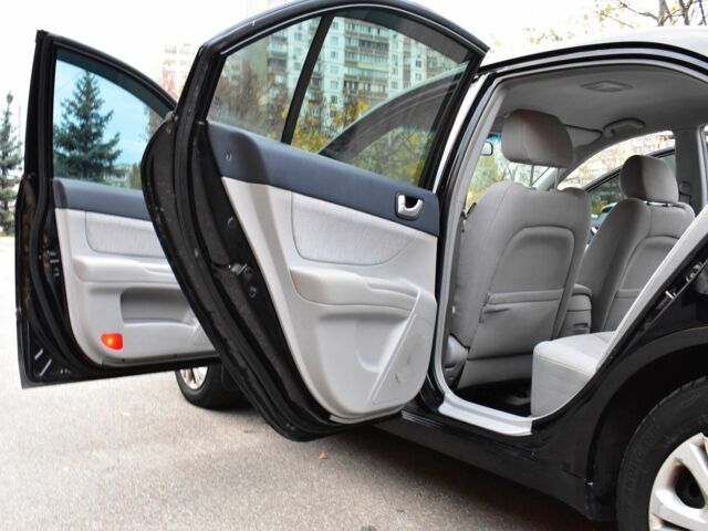 Черный Хендай Соната, объемом двигателя 2 л и пробегом 212 тыс. км за 4800 $, фото 17 на Automoto.ua