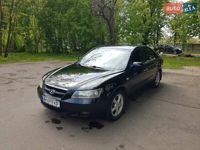 Хендай Соната 2006 у Ужгороді на Automoto.ua Чорний Хендай Соната, об'ємом двигуна 2.4 л та пробігом 290 тис. км за 7400 $, фото 22 на Automoto.ua
