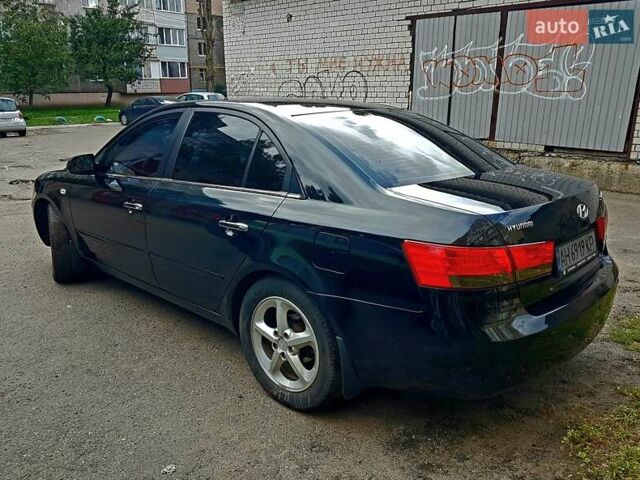 Хендай Соната 2006 у Ужгороді на Automoto.ua Чорний Хендай Соната, об'ємом двигуна 2.4 л та пробігом 290 тис. км за 7400 $, фото 10 на Automoto.ua